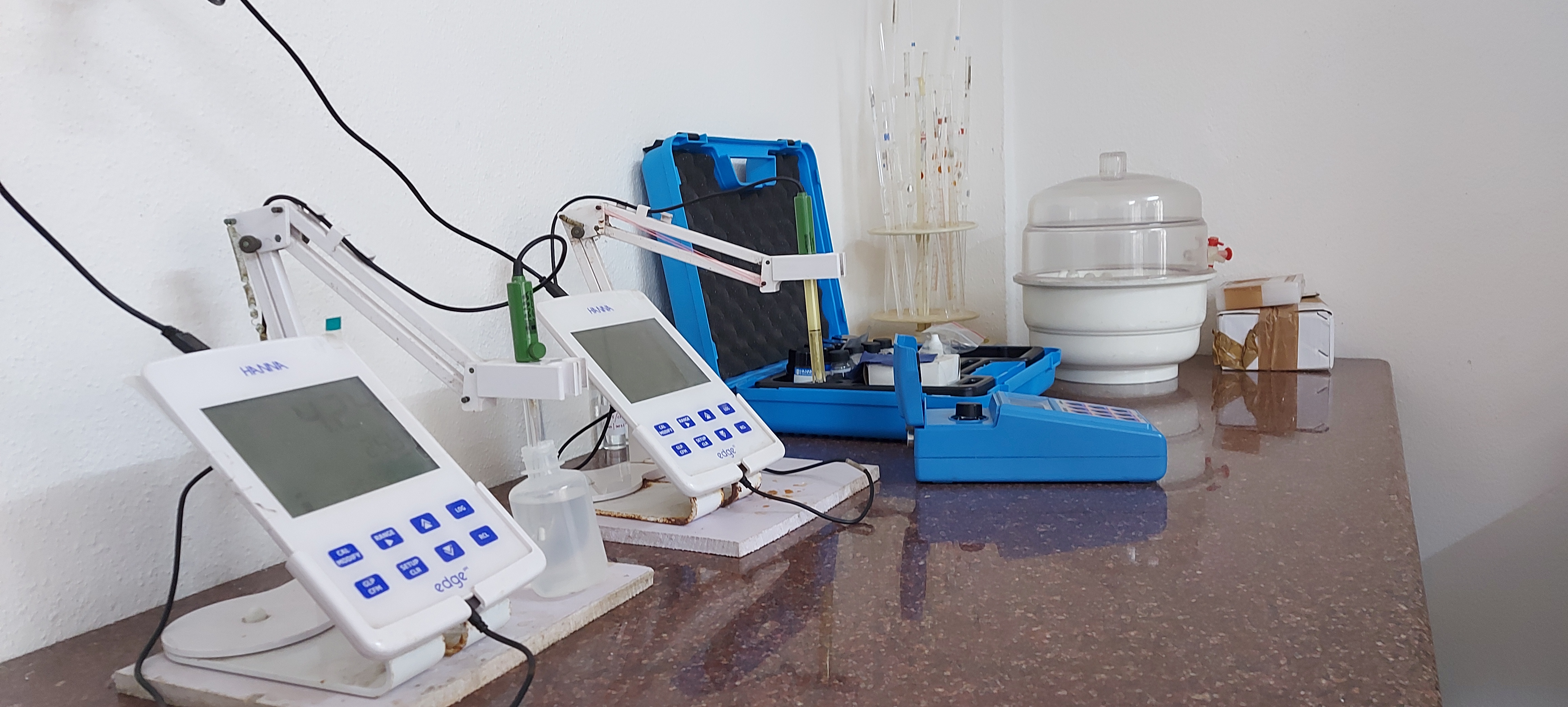 Photo of chemlab physical measurements station